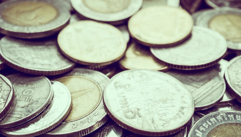 un empilement de pièces de collection