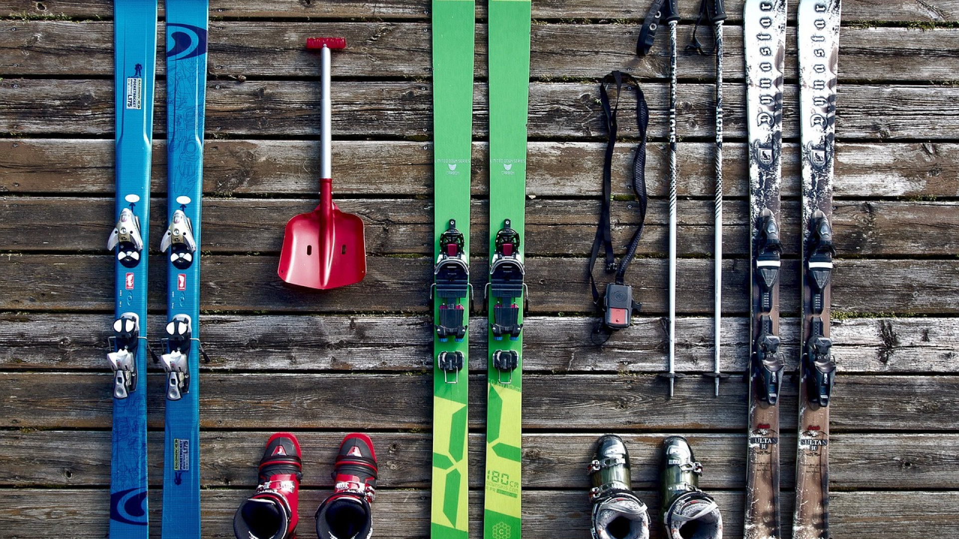 Installez un porte-skis sur votre voiture pour vos vacances !