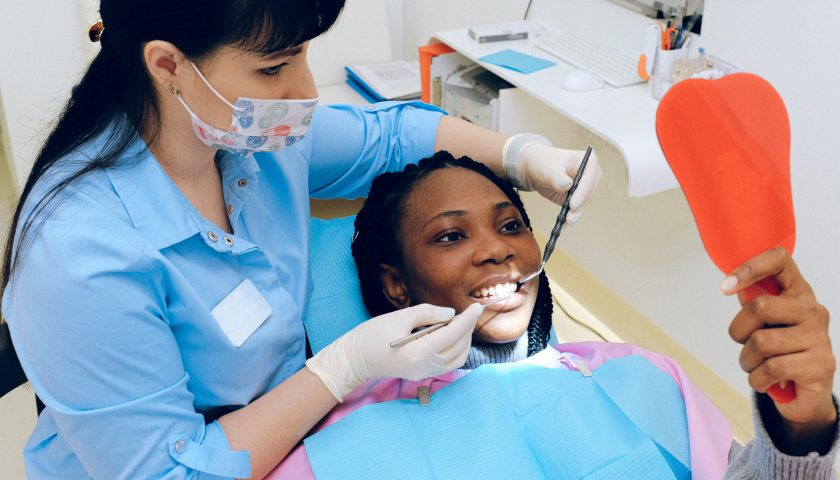 dentiste avec patient