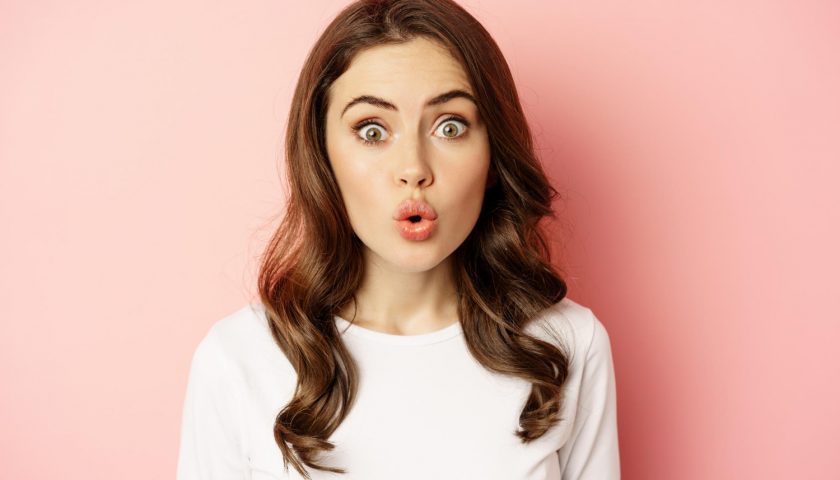 femme choquée